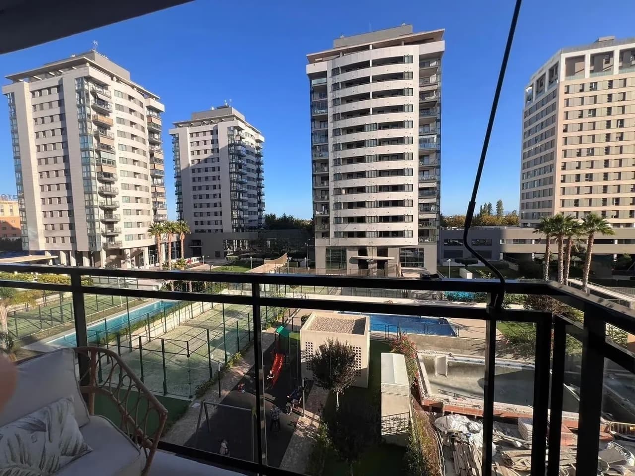 Квартира з 3 спальнями в Calle d'Ángel Villena Nn